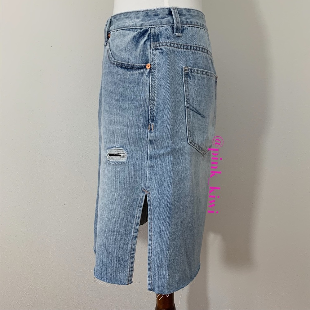 Habitual Willa Distressed Cutoff Denim Skirt Size: 28 - Picture 5 of 11